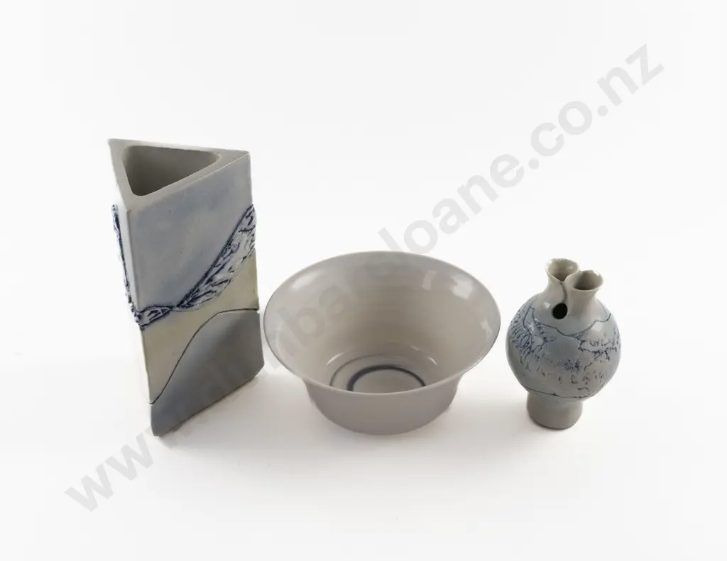 Sally Connolly Bud Vase (a/f) Image 1++