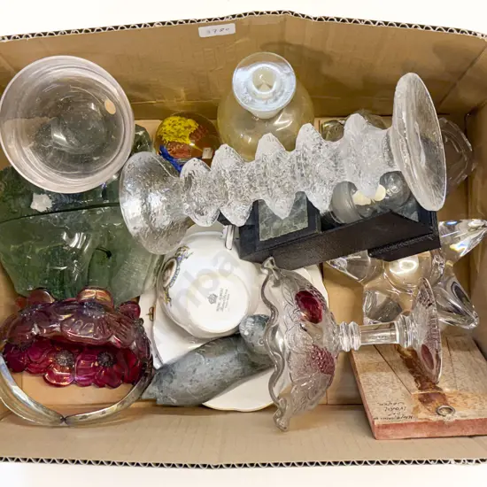 Box of Glassware & Ornaments