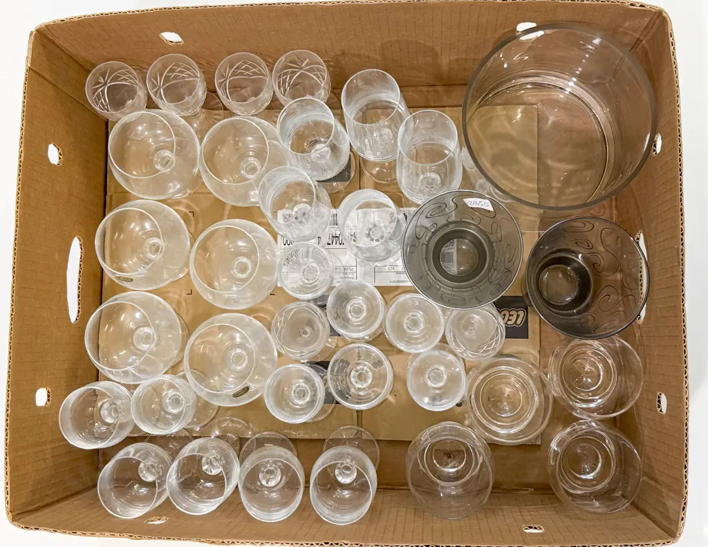 Box of Glassware Image 1++