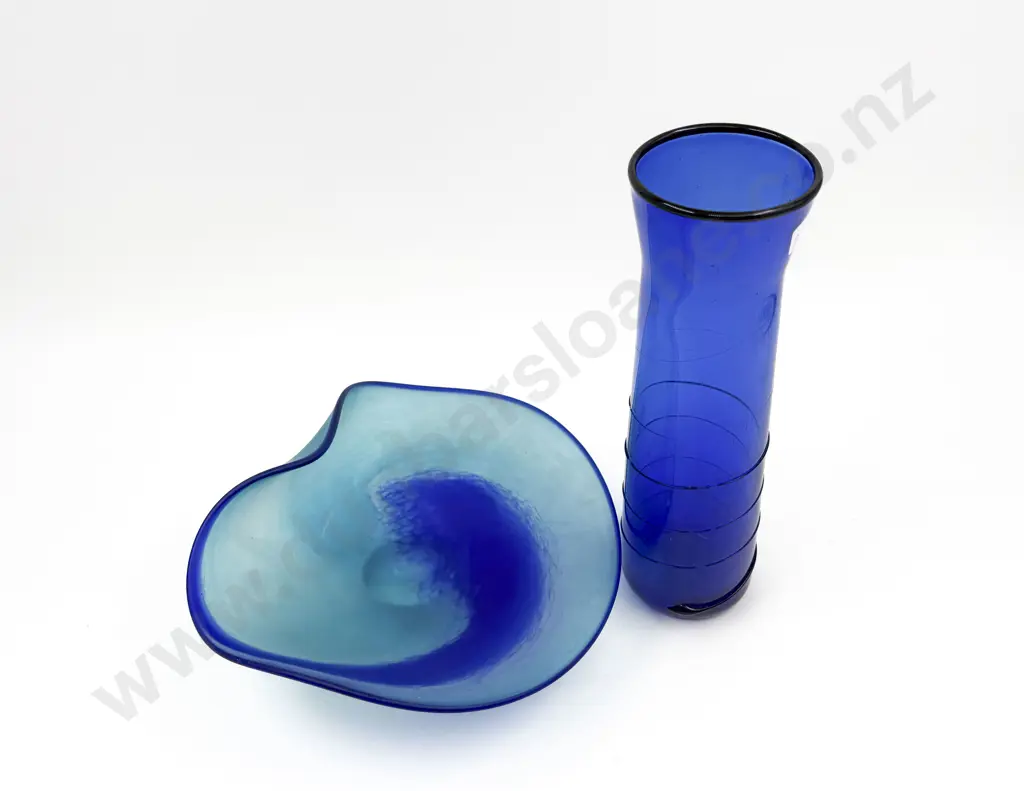 NZ Art Glass Bowl & Blue Glass Vase Image 1++
