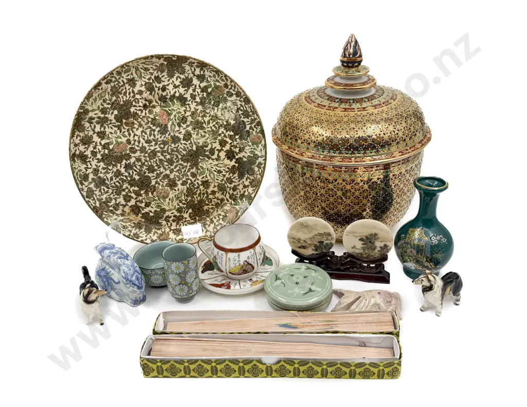 Small Group of Modern Chinese Ornaments & Fans Image 1++