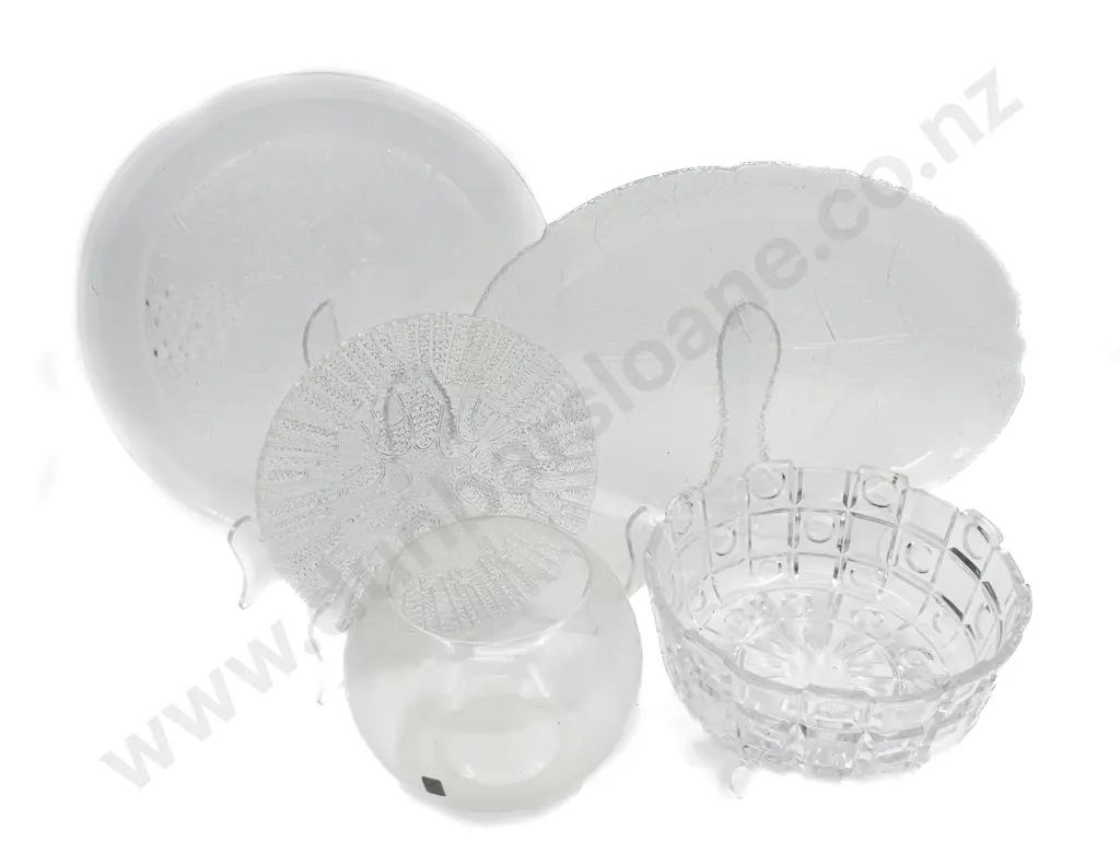 Assorted Glass Table Ware Image 1++