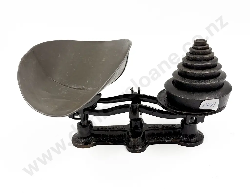 Boxed Vintage Scales & Weights Image 1++