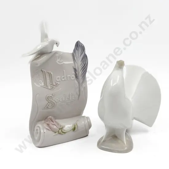 Lladro Collector's Shelf Plaque & Nao Dove Figure