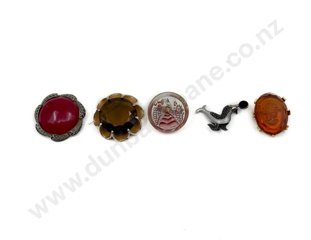 Five Vintage Costume Brooches Image 1++