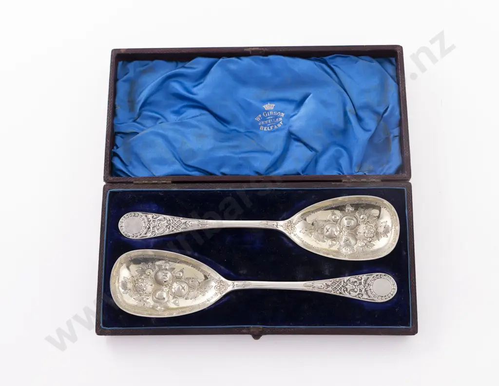 Cased Pair S/P Berry Spoons Image 1++