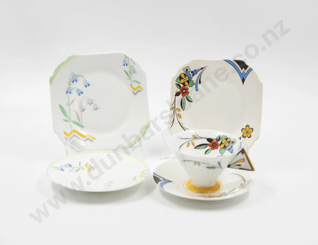 Shelley Art Deco Tea Cup Saucer Plate with Triangular Handle Image 1++