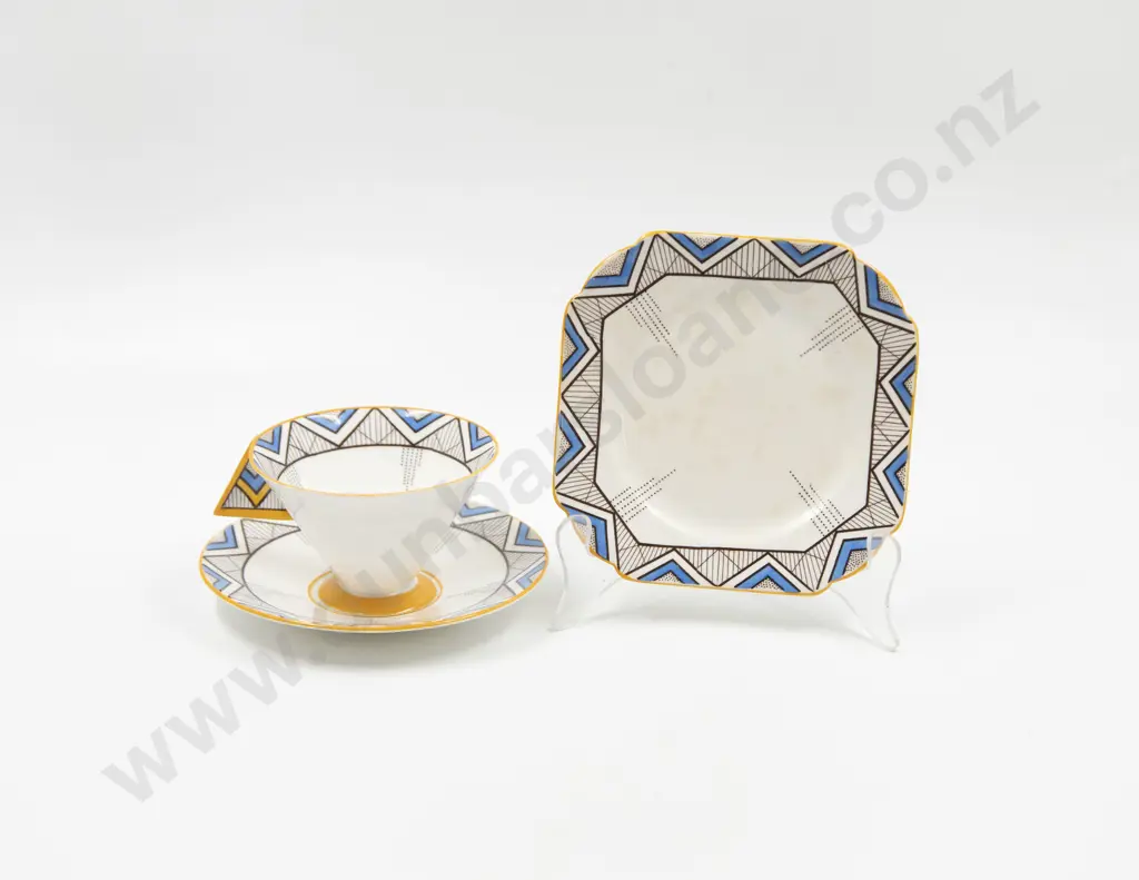 Shelley Art Deco Tea Cup Saucer Plate with Triangular Handle Image 1++
