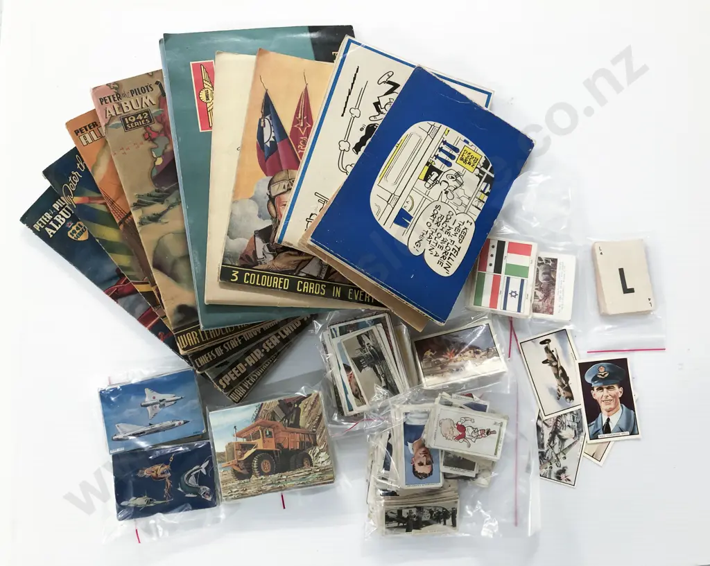 Large Quantity Cereal & Cigarette Card Albums & Assorted Loose Image 1++