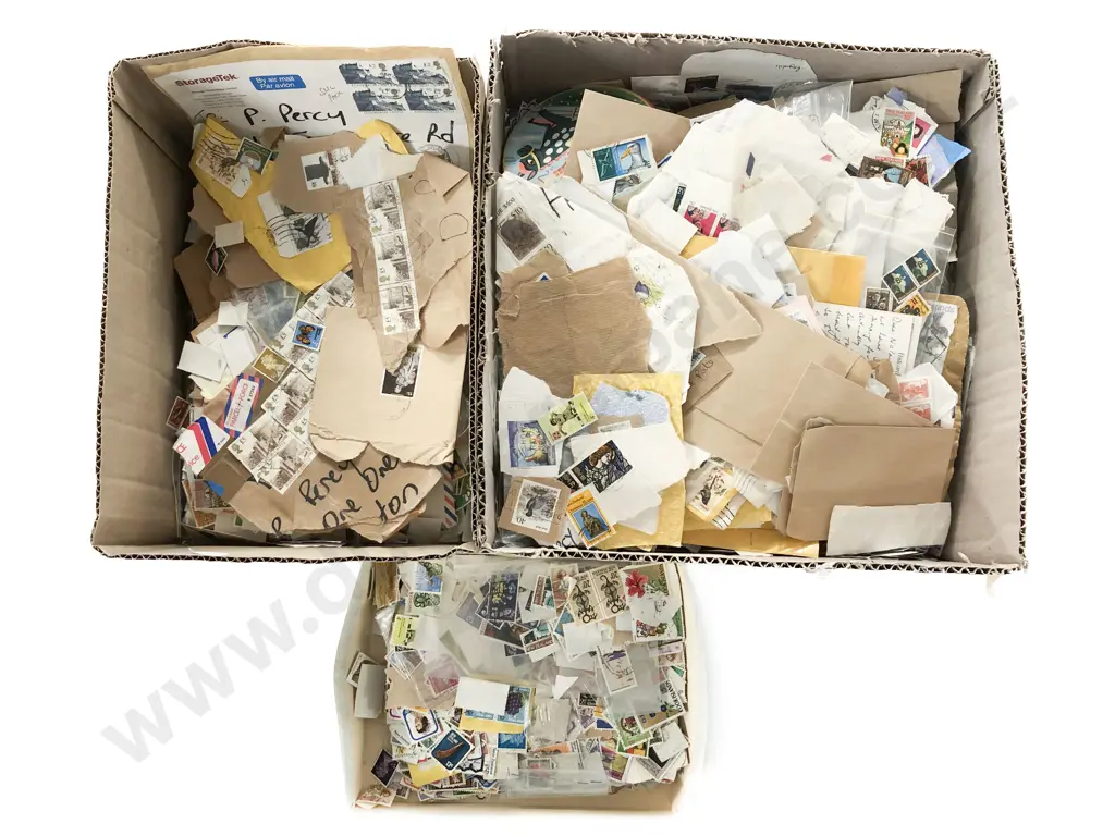 Quantity Mainly NZ Unsorted Loose Stamps Image 1++