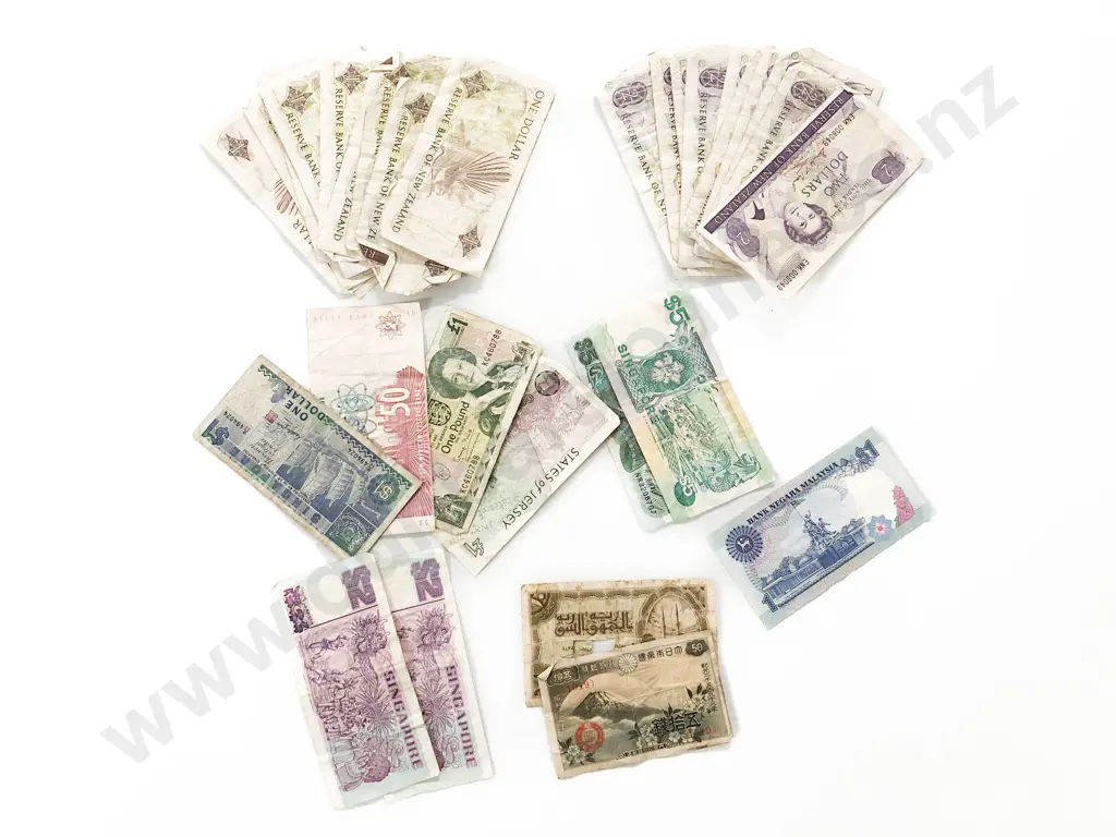 Quantity Used Vintage NZ $1 & $2 Bank Notes with Some World Notes Image 1++
