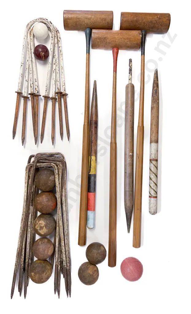 Vintage Croquet Set in Original Case Image 1++