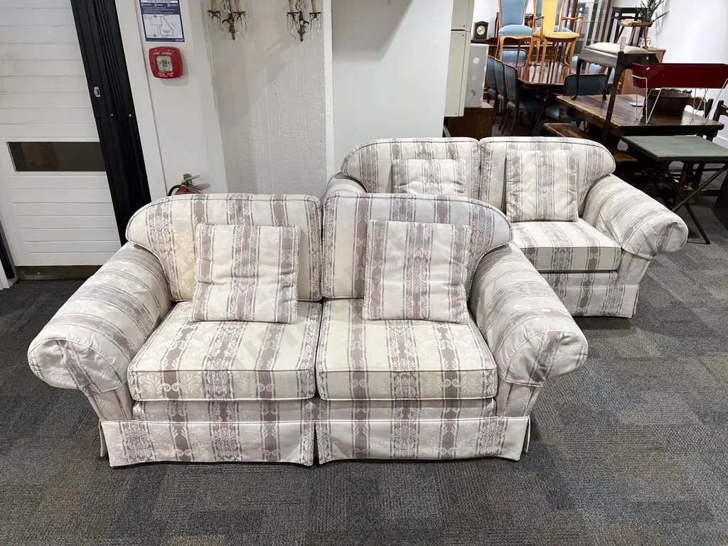 Pair of Two Seated Couches Image 1++