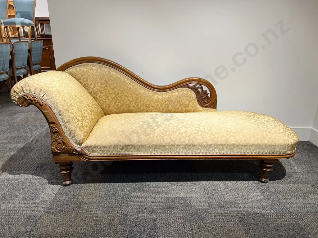 Vict Walnut Framed Chaise Longue Image 1++