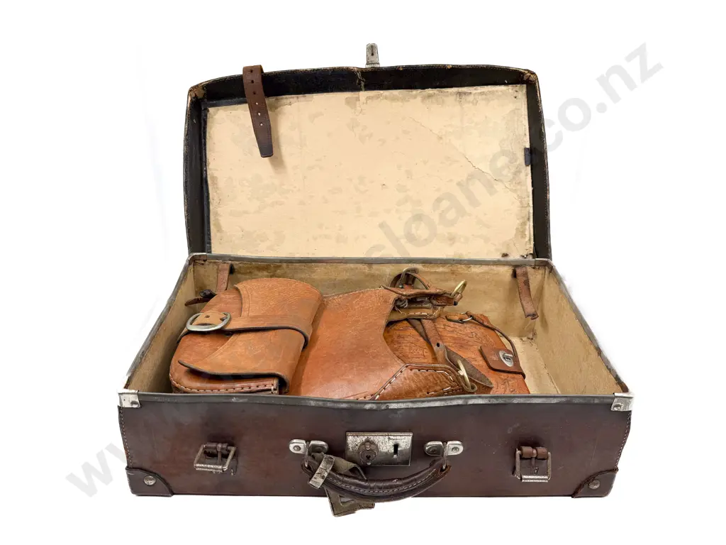 Vintage Traveling Case with Two Leather Handbags Image 1++