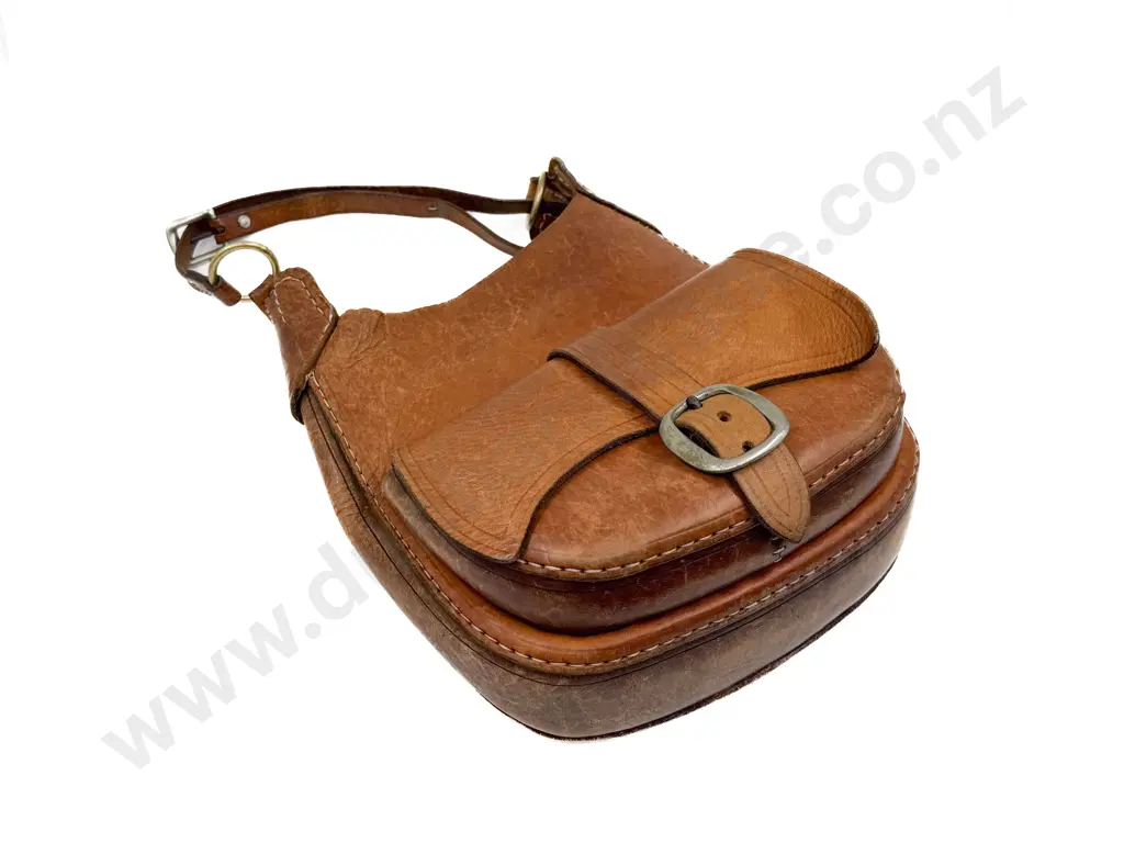 Vintage Traveling Case with Two Leather Handbags Image 1++