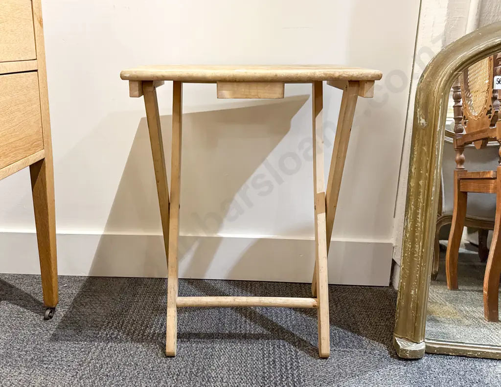 Folding Table with Fire Screen Image 1++