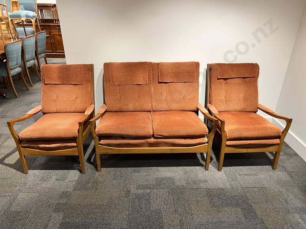 Three piece Don Furniture Lounge Suite Image 1++
