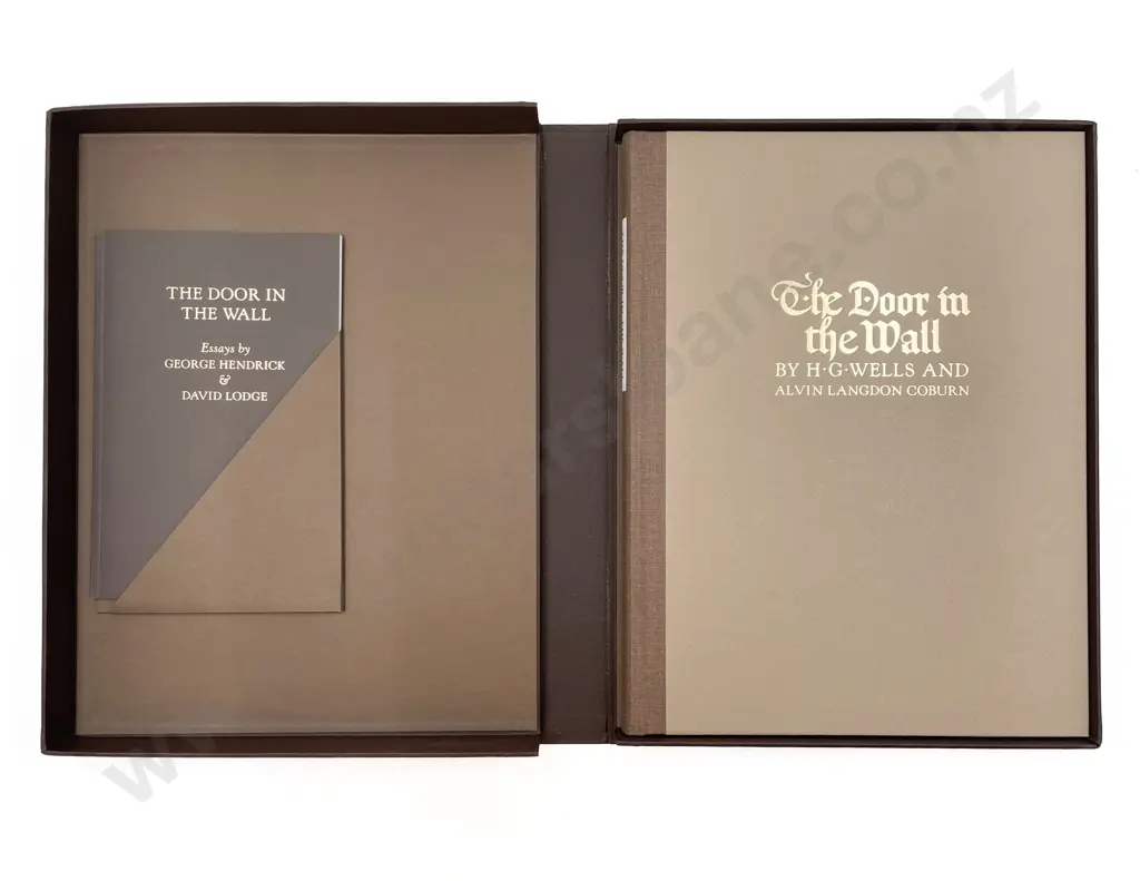 H.G. Wells & Alvin Langdon Coburn - The Door In The Wall Image 1++