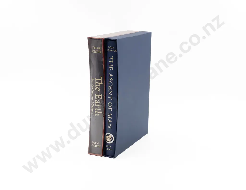 Richard Fortey - The Earth An Intimate History Image 1++