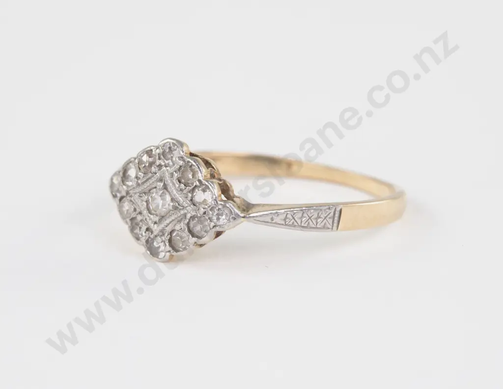 18ct and Platinum 13Stone Diamond Cluster Ring Image 1++