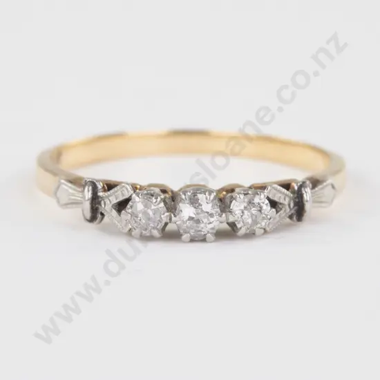 18ct Three Stone Diamond Ring