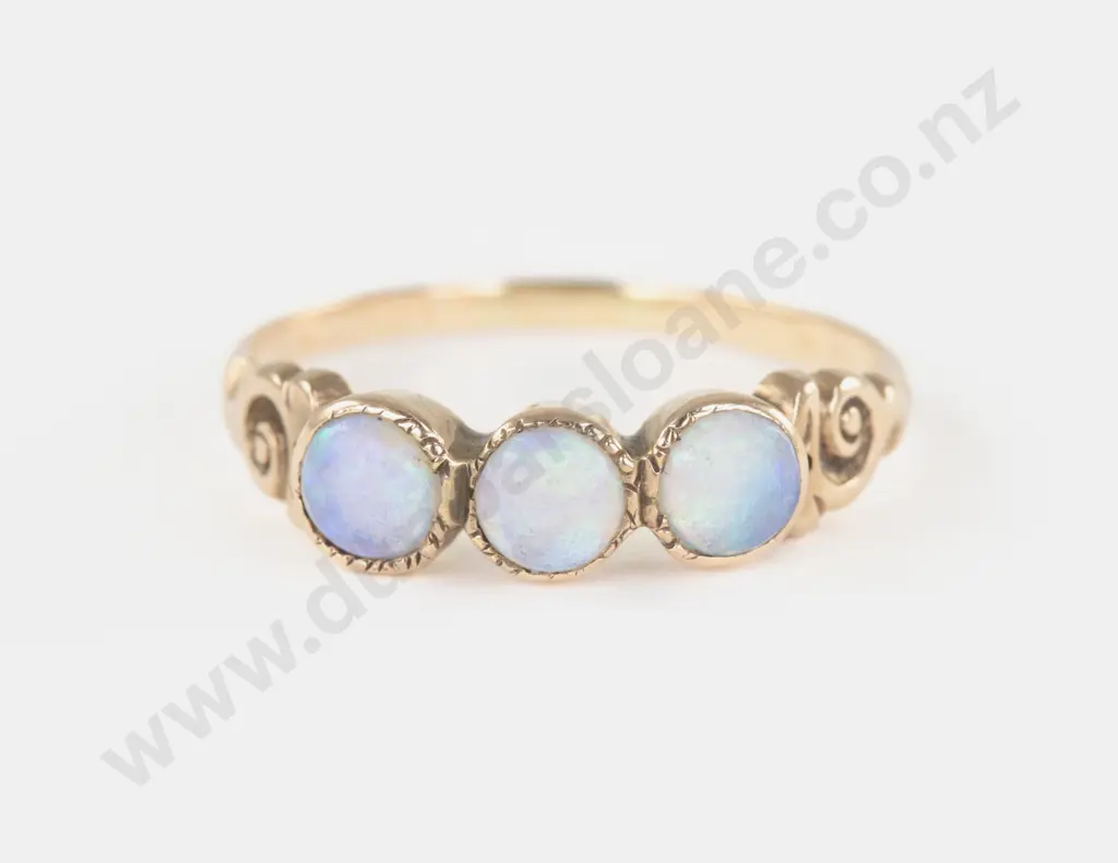 9ct Three Stone Opal Ring Image 1++