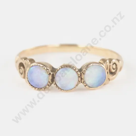 9ct Three Stone Opal Ring