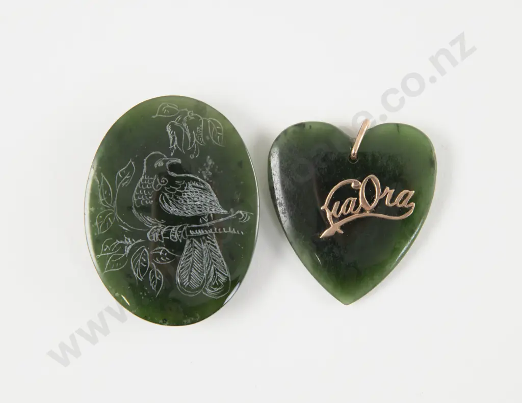 NZ 9ct Gold Mounted 'Kiaora' Greenstone Heart Pendant Image 1++