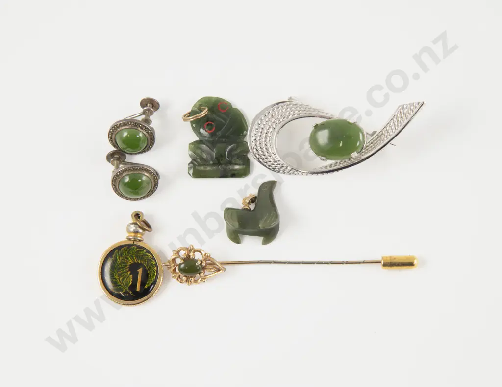 Small Collection NZ Greenstone Jewellery Image 1++