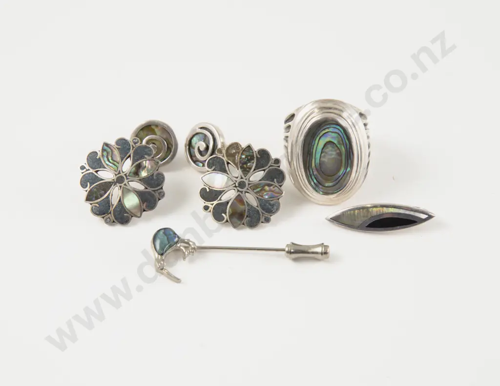 Collection of NZ S/S Paua Jewellery Image 1++