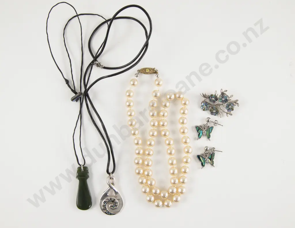 Collection of NZ Paua and Greenstone Jewellery Image 1++