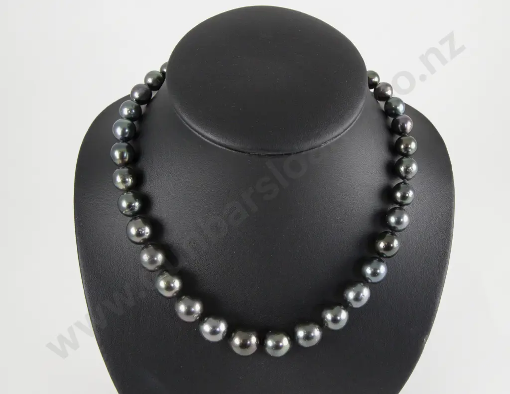 Single Strand Graduated Freshwater Pearl Necklace Image 1++