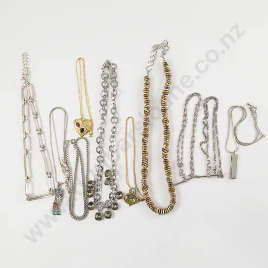 Quantity of Costume Jewellery Necklaces