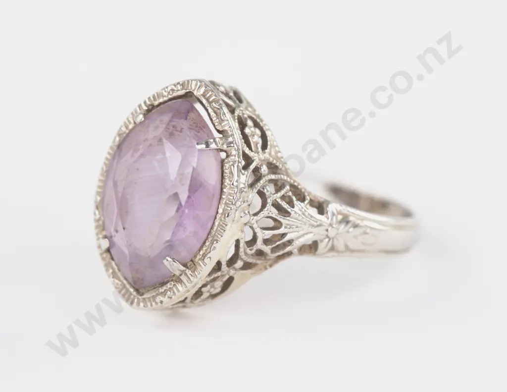 14ct White Gold Single Amethyst Ring Image 1++