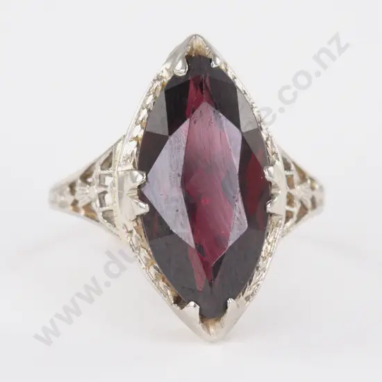 14ct White Gold Single Garnet Ring