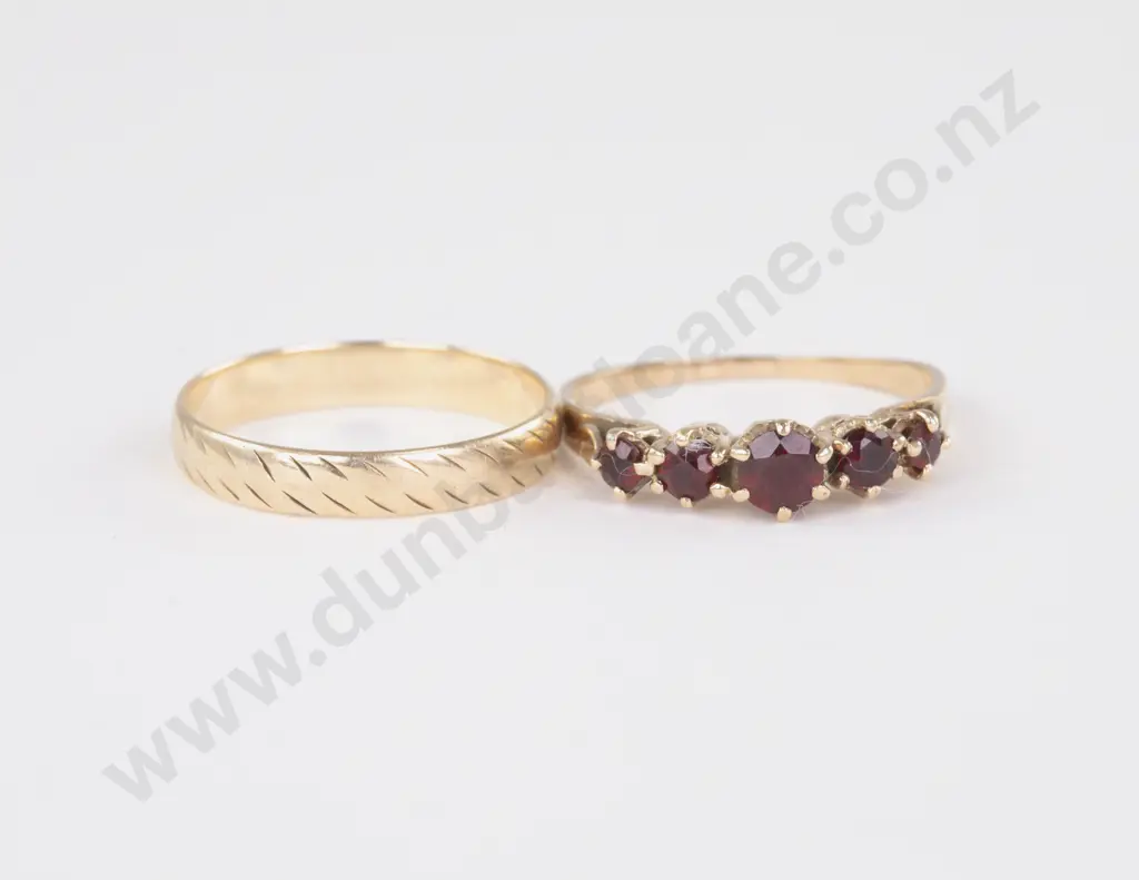 9ct Five Stone Garnet Bridge Ring Image 1++