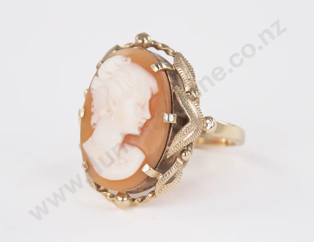 9ct Classical Portrait Cameo Dress Ring Image 1++