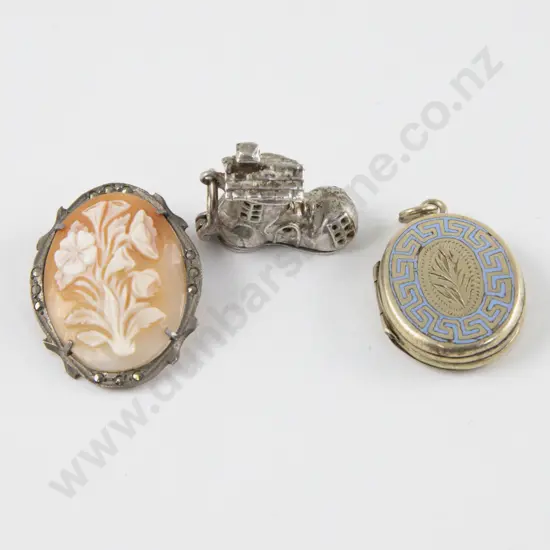 Victorian Gold Plate and Enamel Photo Locket