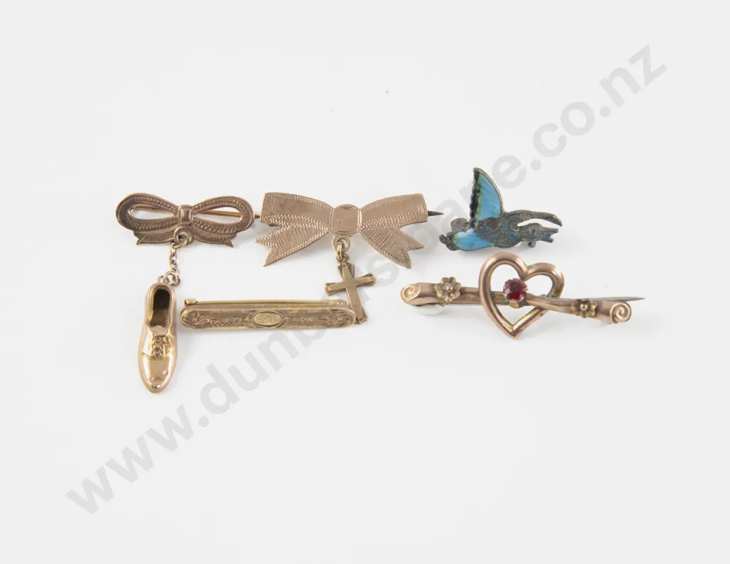 Four Edwardian 9ct Brooches and One Enamel Brooch Image 1++