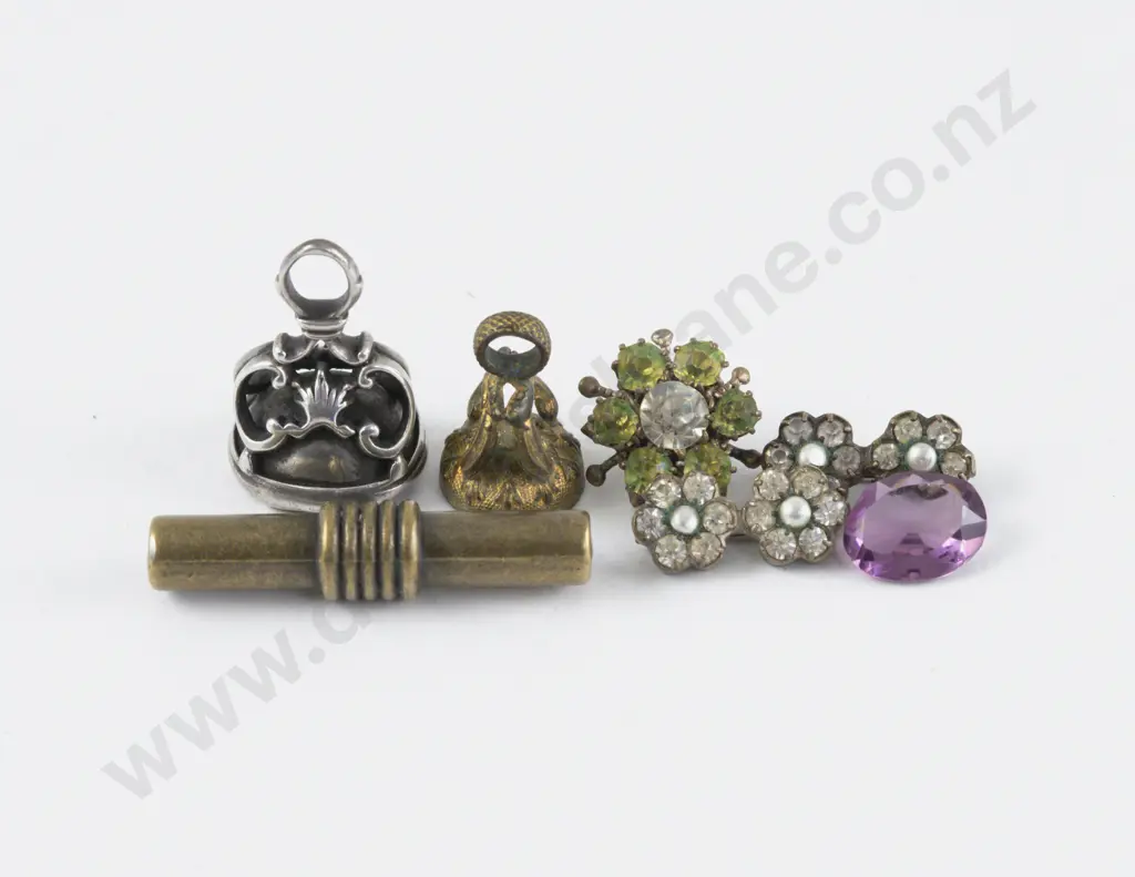 Assorted Victorian Jewellery Pieces Image 1++