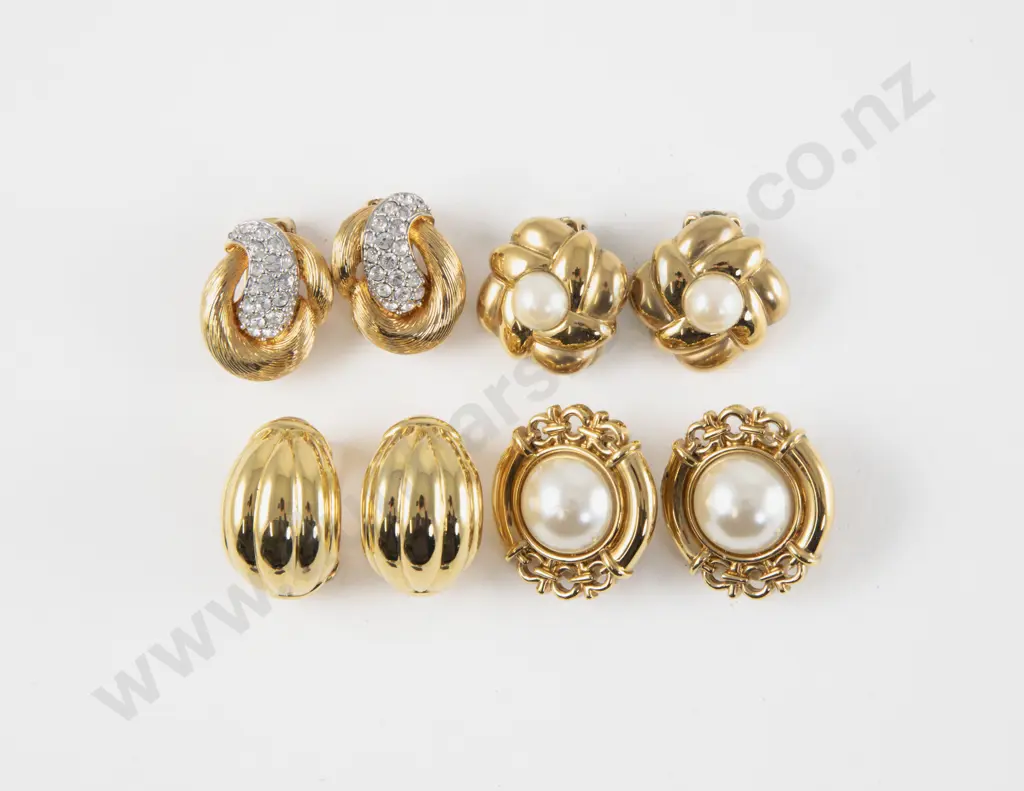 Four Pairs of Vintage Oroton Clip On Earrings Image 1++