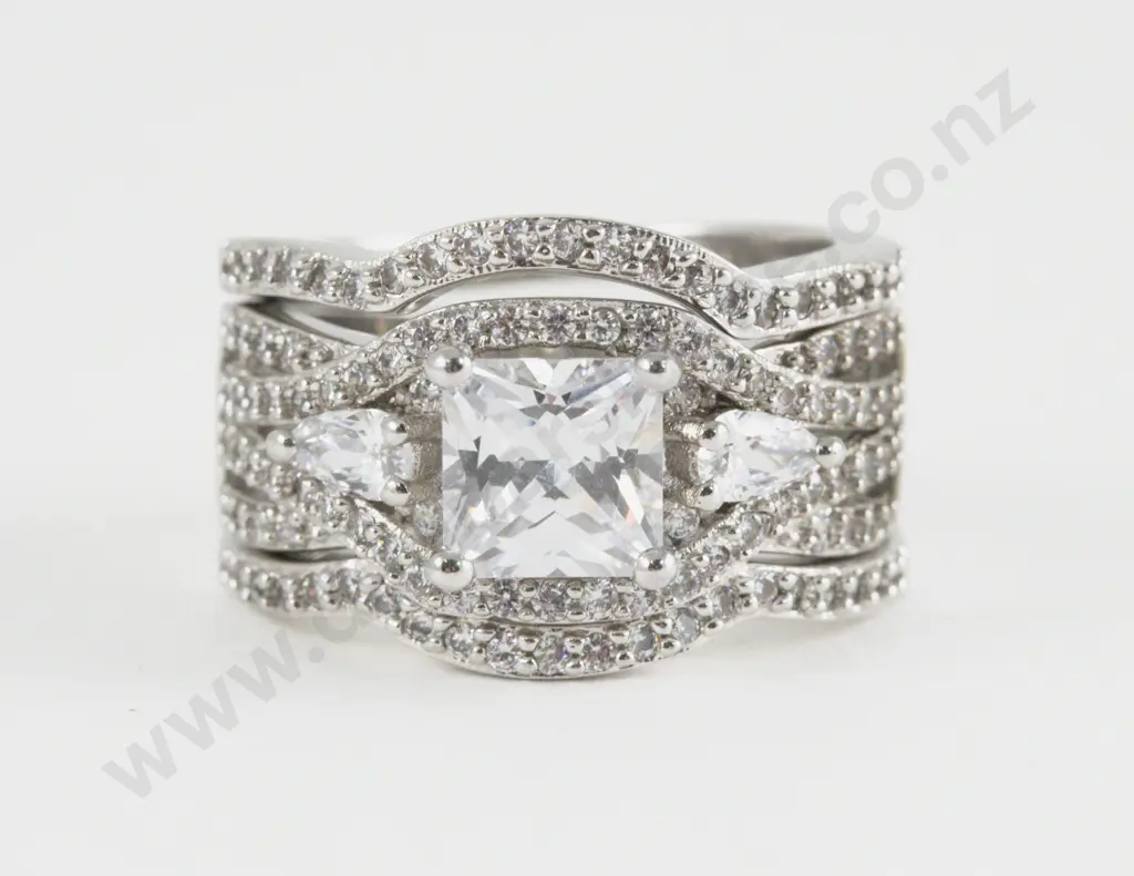 10ct White Gold Cubic Zirconia Fancy Band Ring Image 1++