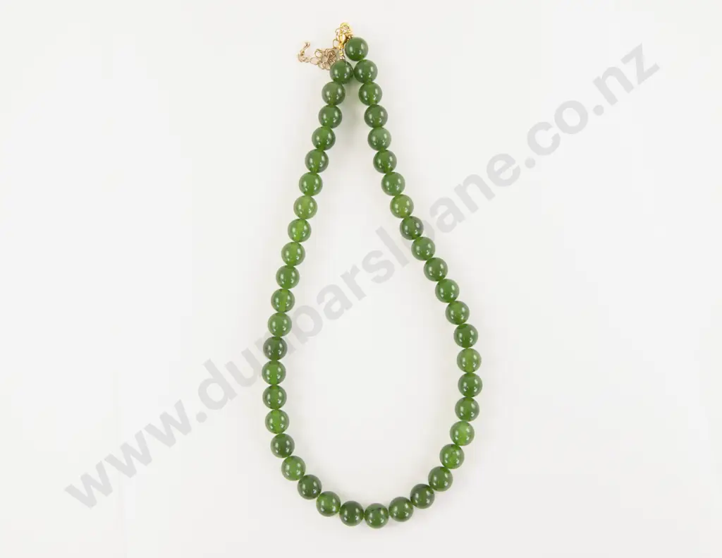 Single Strand Uniform Jade Bead Necklace Image 1++