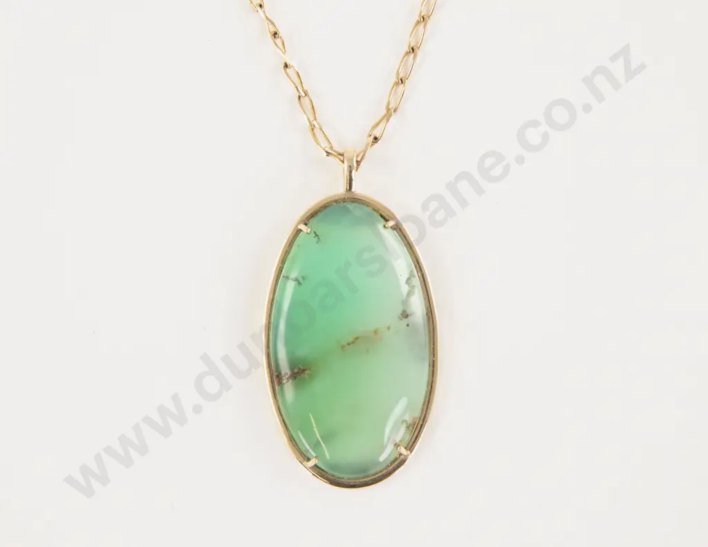 9ct Framed Green Chrysoprase Pendant Image 1++