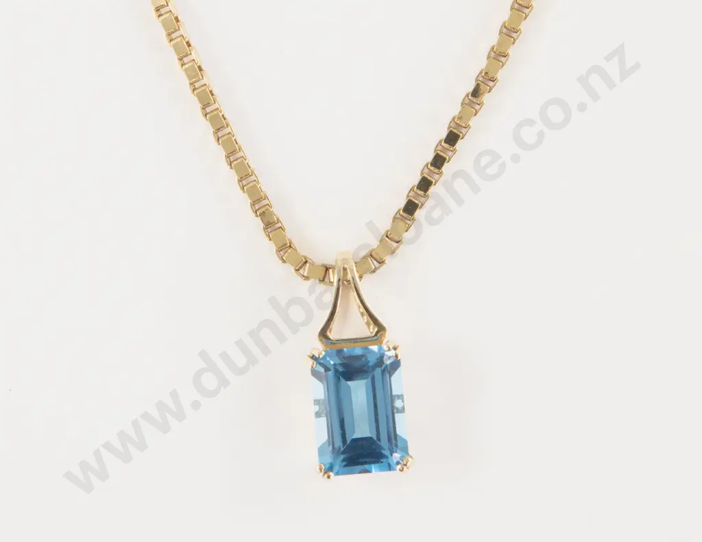 9ct Single Topaz Pendant Image 1++