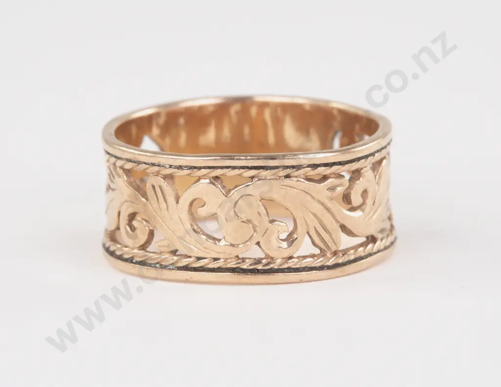 9ct Fancy Band Ring Image 1++