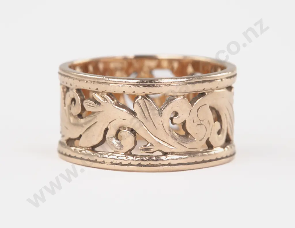 9ct Fancy Band Ring Image 1++