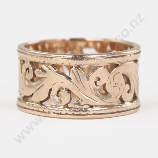 9ct Fancy Band Ring