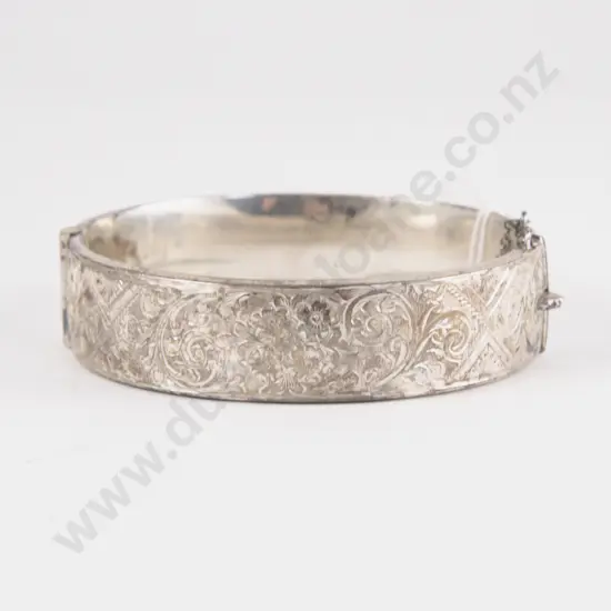 Wide S/S Half Engraved Hinged Snap Bangle